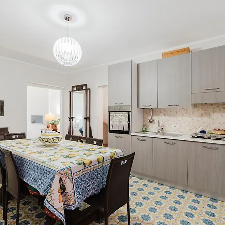 Marsalasuitesawfarm Apartment Marsala