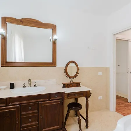 Marsalasuitesawfarm Apartmán *